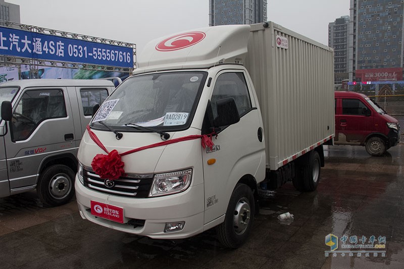濟(jì)南卡車展輕卡秀 奧馳汽車、時(shí)代汽車展物流車型