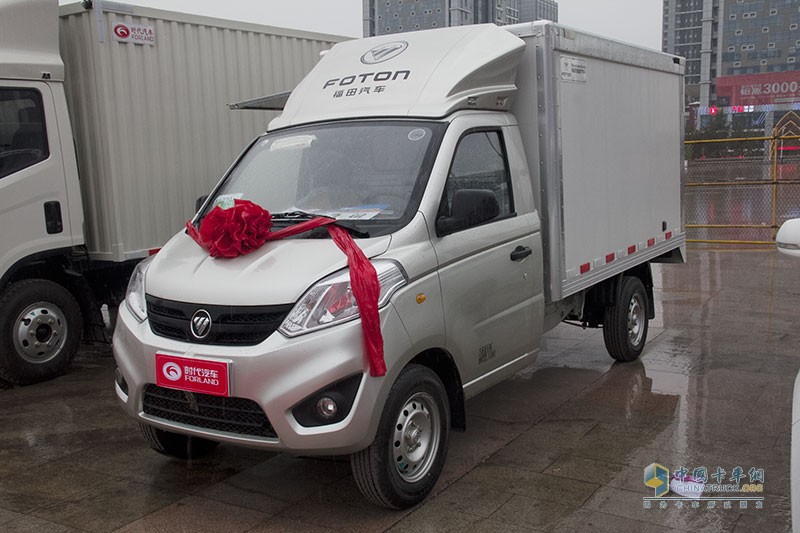 濟(jì)南卡車展輕卡秀 奧馳汽車、時(shí)代汽車展物流車型