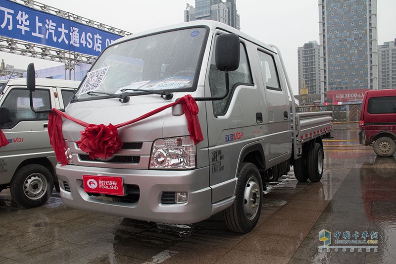 濟(jì)南卡車展輕卡秀 奧馳汽車、時(shí)代汽車展物流車型