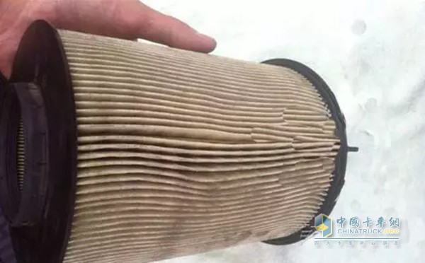 按時(shí)清洗節(jié)氣門;清理進(jìn)氣管道并更換空氣濾清器。