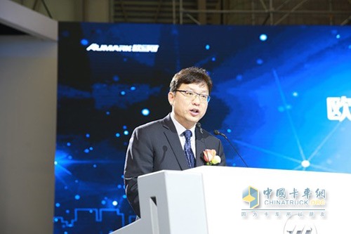 歐馬可事業(yè)本部副本部長、營銷公司副經(jīng)理邵國慶