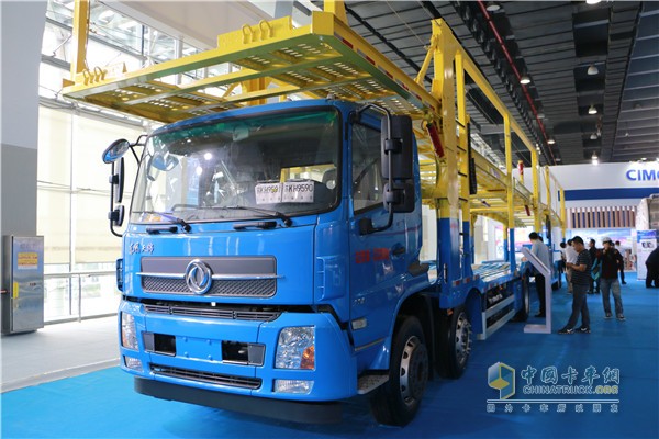 22米中置軸轎運(yùn)車