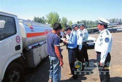 南昌運管處嚴查非法加油車