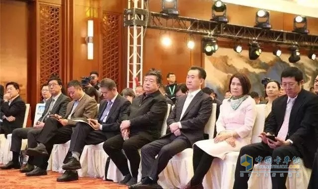 萬達(dá)、格力、京東等公司負(fù)責(zé)人出席本次中國制造高峰論壇