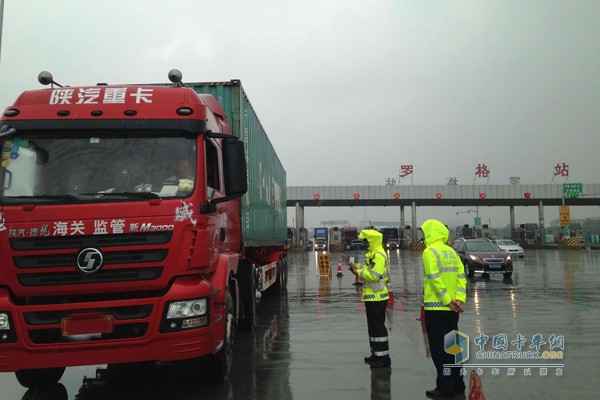 佛山市部署治理車(chē)輛超限超載工作　