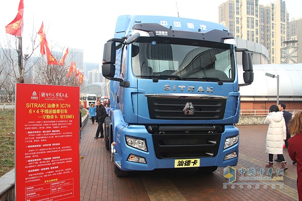 汕德卡C7H 6×4干線運輸牽引車