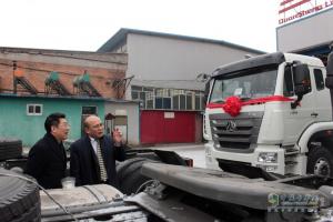 強(qiáng)強(qiáng)聯(lián)手 中國(guó)重汽50臺(tái)豪翰轎運(yùn)車交付長(zhǎng)久物流