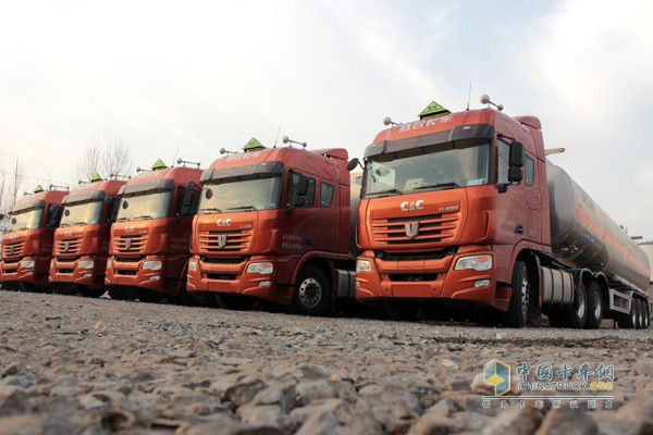 聯(lián)合卡車U380 6X4牽引車贏得?；愤\(yùn)輸信賴