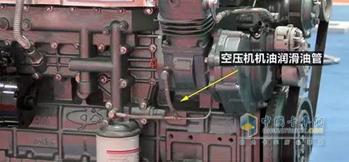 注意空壓機(jī)機(jī)油潤滑油管是否完好