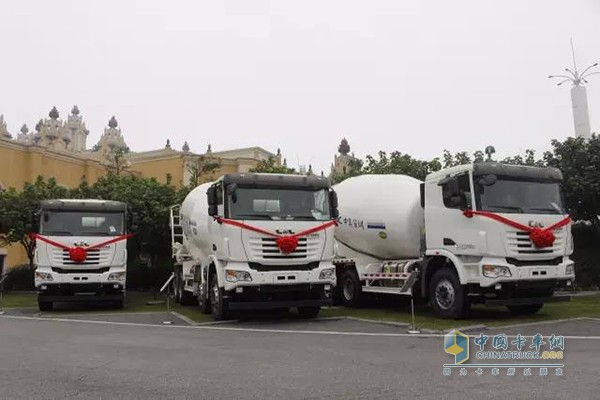 聯(lián)合卡車(chē)攪拌車(chē)