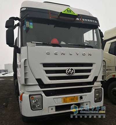 王志斌信賴的紅巖杰獅C100危化品運輸車