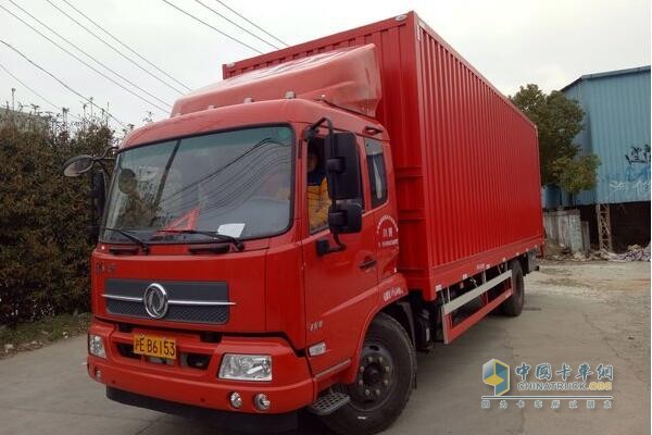 東風(fēng)天錦廂式貨車