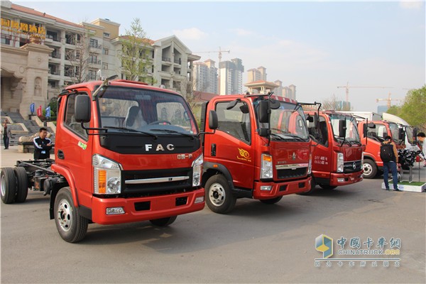 發(fā)布會(huì)現(xiàn)場展車