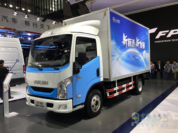躍進(jìn)EC100純電動(dòng)輕卡，雖然藍(lán)底涂裝暴露了你的動(dòng)力身份，但新躍進(jìn)、新發(fā)展才更是突出明顯，改變后的躍進(jìn)確實(shí)值得大家共同期待