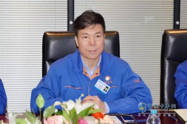 法士特集團(tuán)董事長(zhǎng)、黨委書記嚴(yán)鑒鉑