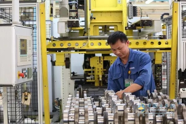 玉柴股份產(chǎn)銷發(fā)動(dòng)機(jī)共計(jì)12.5萬臺(tái)，比去年同期增長35%
