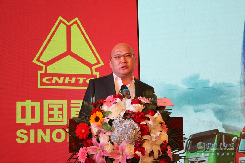 中國重汽百萬英雄俱樂部—T7H用戶馬強(qiáng)百萬公里達(dá)成發(fā)布會