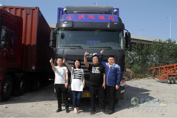 企業(yè)、經(jīng)銷商及用戶因?yàn)槁?lián)合卡車建立長久信賴