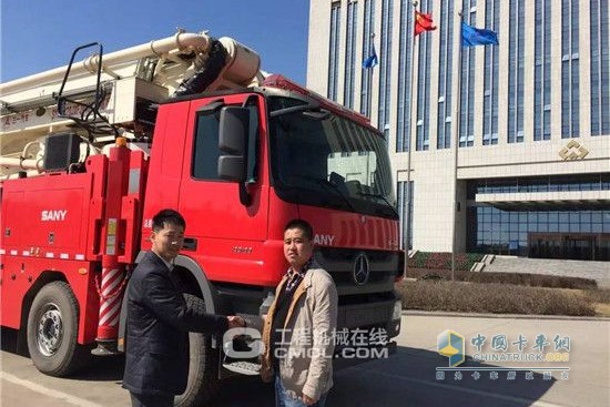 遼寧首臺(tái)三一消防車完美交付