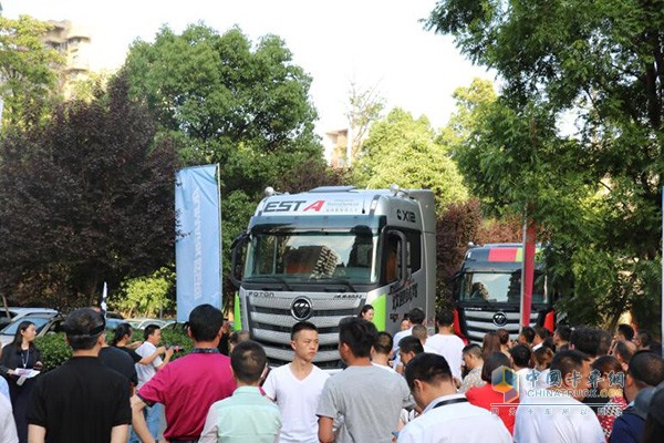 歐曼EST-A超級(jí)卡車、歐曼EST超級(jí)卡車攜歐洲品質(zhì)登陸成都