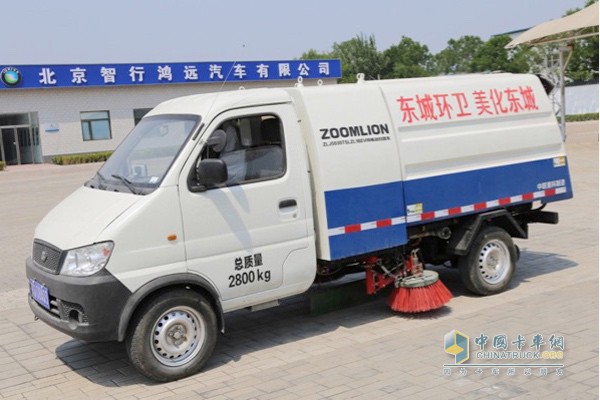 中聯(lián)重科純電動環(huán)衛(wèi)車成功交付