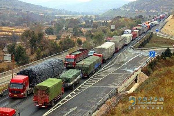 貨運路段擁堵不堪