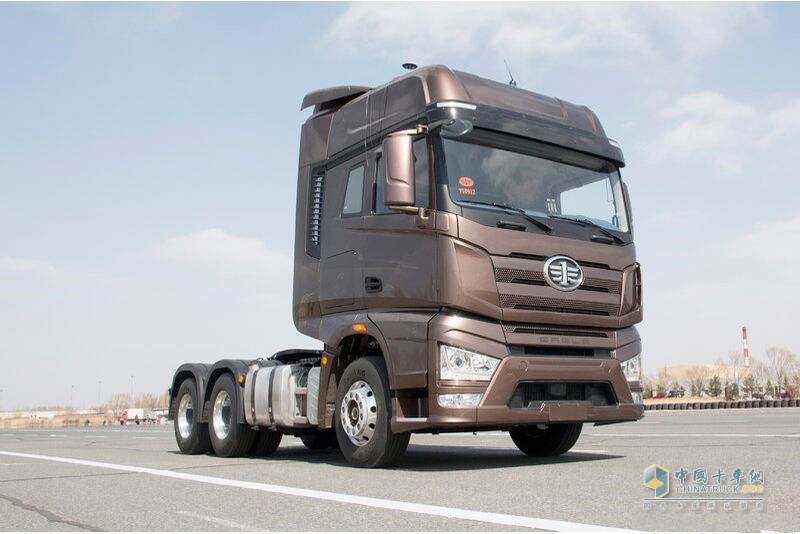 一汽解放J7 500馬力 6X4牽引車(chē)