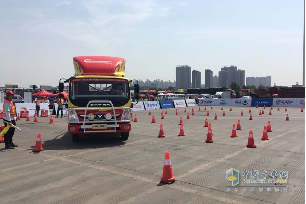 急轉(zhuǎn)彎、猛剎車。奧鈴CTS不在話下
