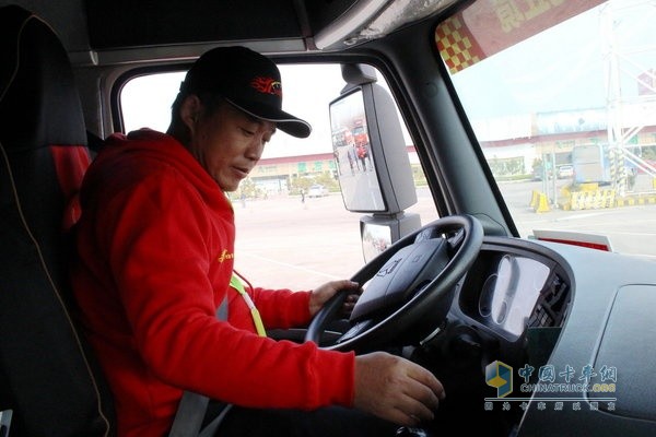 經(jīng)濟(jì)車速和路況、載重都有著非常大的關(guān)系