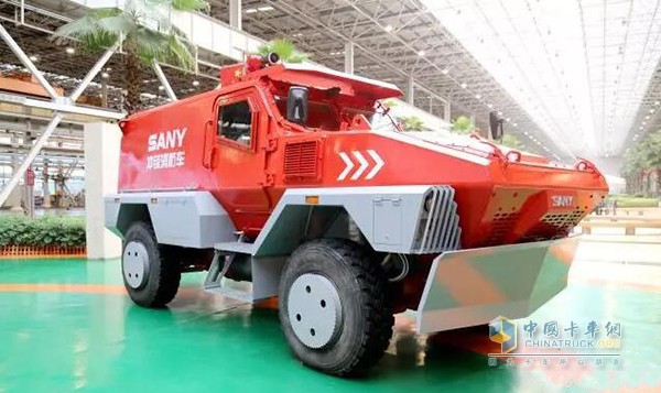 國內(nèi)首臺(tái)“沖鋒消防車”勝利下線，三一重工為黨獻(xiàn)禮