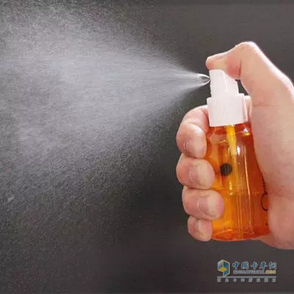噴灑酒精