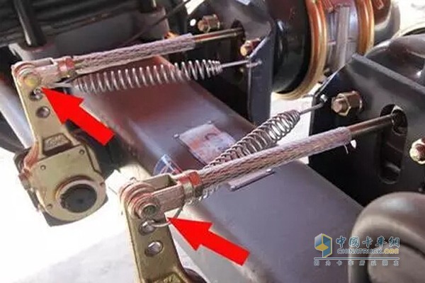 掛車駐車后無法起動，一直抱死。
