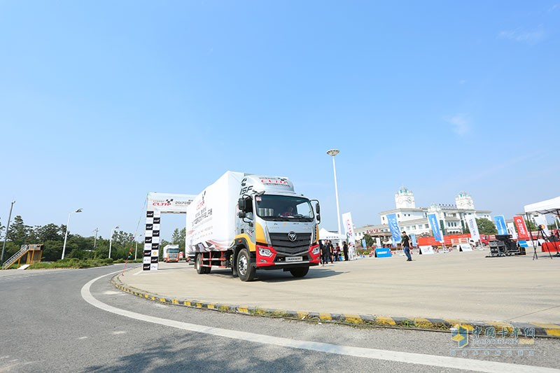 2017中國(guó)高效物流卡車(chē)公開(kāi)賽(河南站）歐馬可表現(xiàn)亮眼