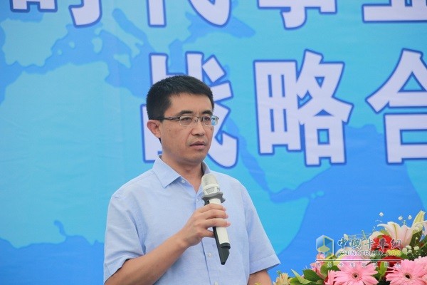 福田汽車集團(tuán)總經(jīng)理助理、時(shí)代事業(yè)部副總經(jīng)理、營(yíng)銷公司總經(jīng)理鄭夕亮
