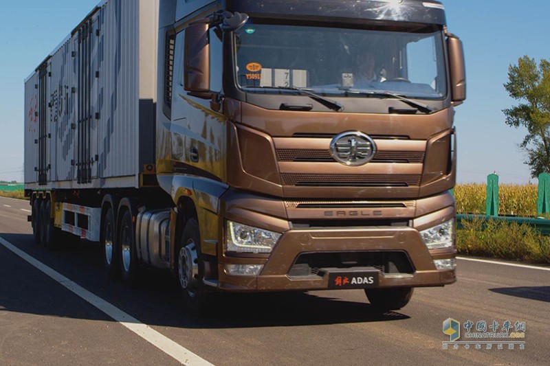 一汽解放智能卡車(chē)完成高速公路實(shí)車(chē)測(cè)試，駛?cè)胫悄軙r(shí)代