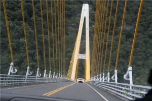 中國(guó)重汽藏地探索世界屋脊：左貢開(kāi)往魯朗