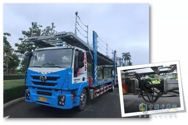 采用約斯特球型牽引系統(tǒng)的中置軸轎運(yùn)車(chē)