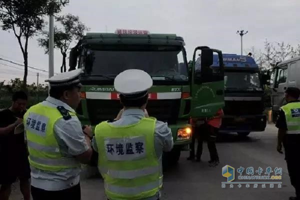 嚴格在用重型柴油車排放執(zhí)法檢查
