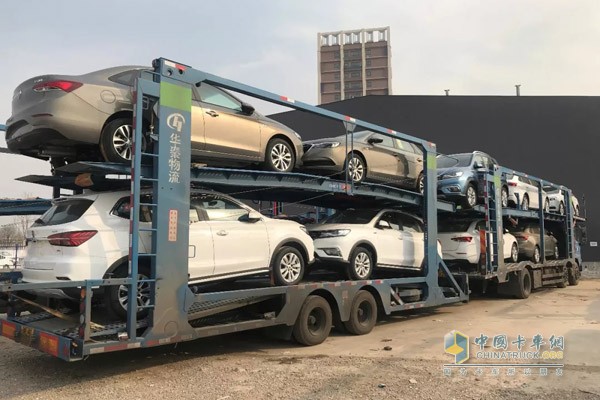 中置軸轎運(yùn)車