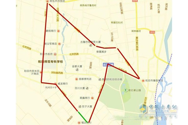 和田市路段紅線區(qū)域內(nèi)（含紅線區(qū)域）表示大型車輛、工程施工車輛、?；愤\(yùn)輸車輛禁止通行