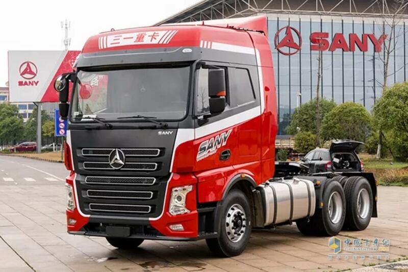 三一重工 6×4 500馬力 牽引車 超大空間，房車般駕駛體驗