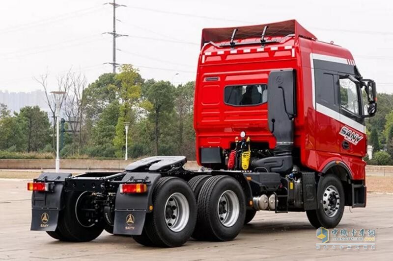 三一重工 6×4 500馬力 牽引車 超大空間，房車般駕駛體驗