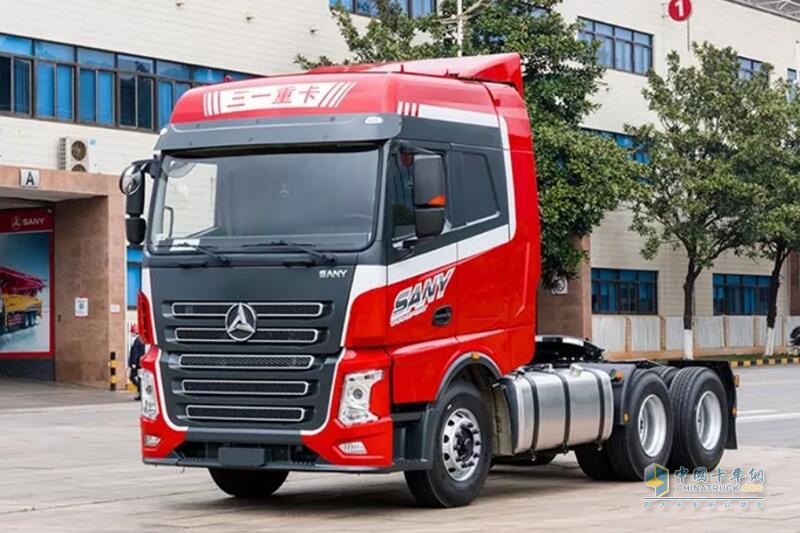 三一重工 6×4 500馬力 牽引車 超大空間，房車般駕駛體驗