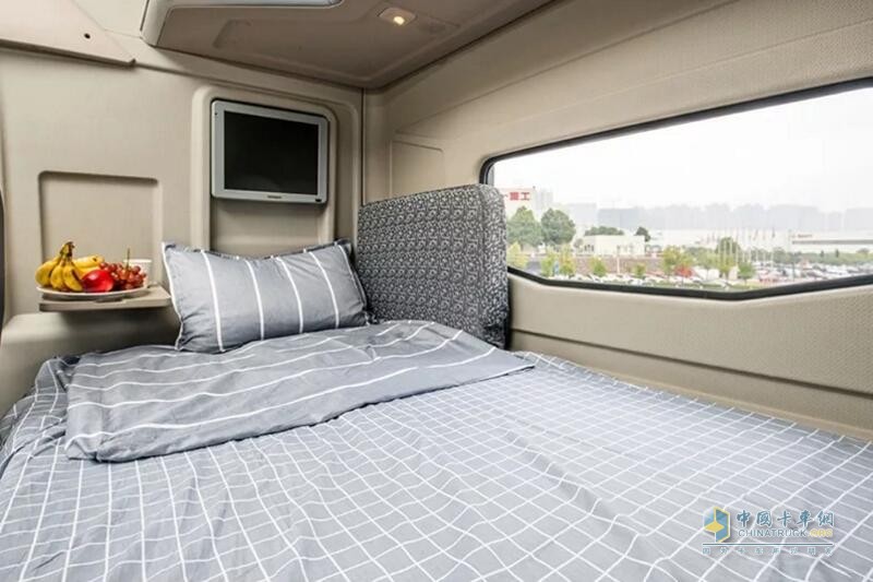 三一重工 6×4 500馬力 牽引車 超大空間，房車般駕駛體驗