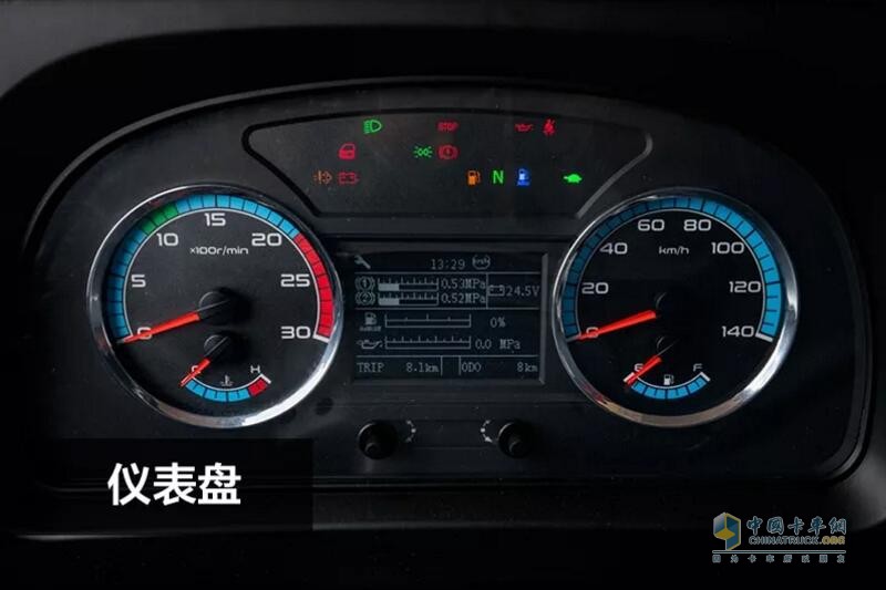 三一重工 6×4 500馬力 牽引車 超大空間，房車般駕駛體驗