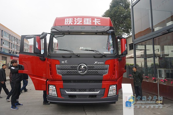 陜汽重卡德龍X3000黃金之星牽引車(chē)