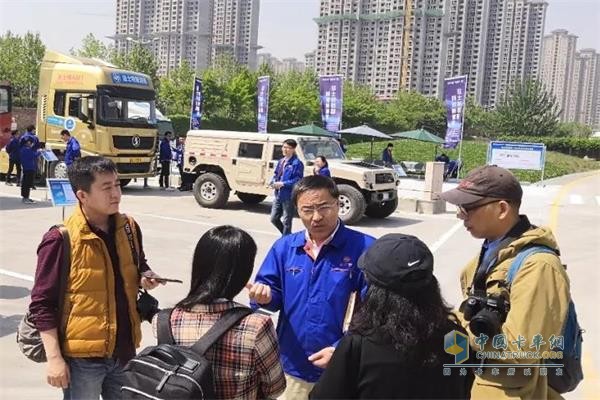 科技創(chuàng)新周”期間，多位行業(yè)專家、客戶及新聞媒體將深入法士特現(xiàn)場(chǎng)觀摩指導(dǎo)