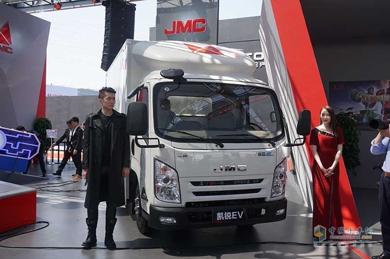 2018年北京車展江鈴展位，兩款重量級新車發(fā)布