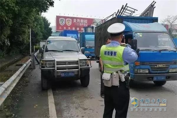 依法、公正、高效處理道路交通事故
