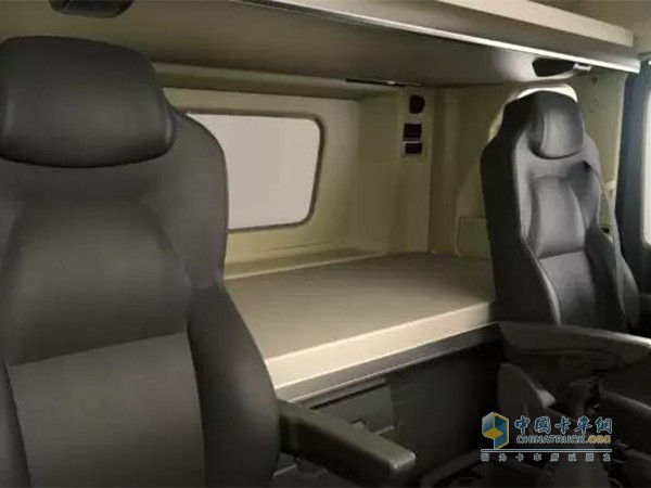 江淮格爾發(fā)K7自動擋車型車內空間